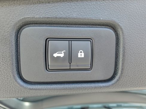 New 2026 Nissan Pathfinder SL image 7