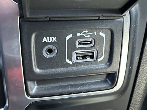 Used 2020 Jeep Wrangler Rubicon w/ LED Lighting Group AWD/4WD image 32