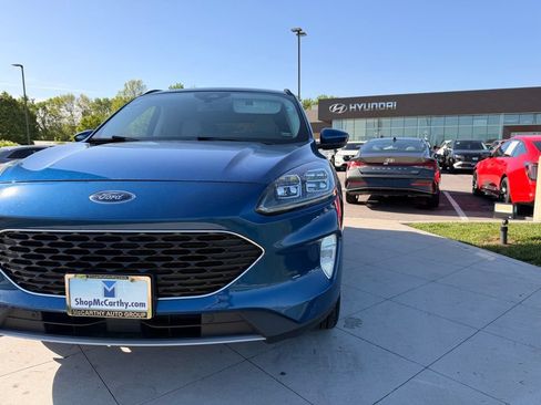 Used 2022 Ford Escape Titanium AWD/4WD image 12
