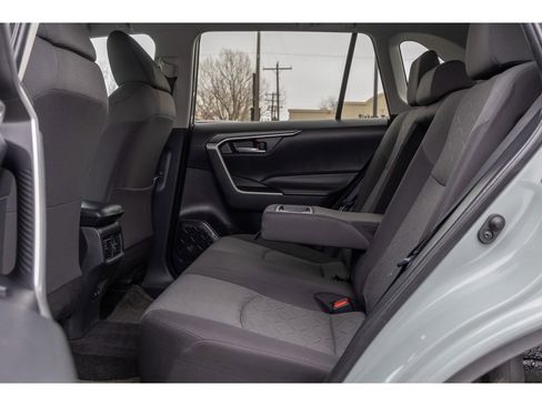 Used 2021 Toyota RAV4 XLE image 13
