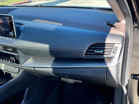 Certified 2023 Nissan Rogue SV w/ SV Premium B Package image 17