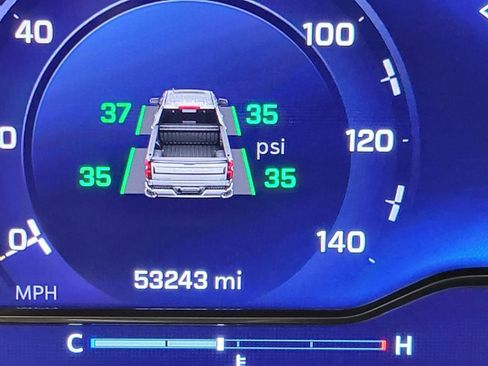 Used 2024 Chevrolet Silverado 1500 RST image 2