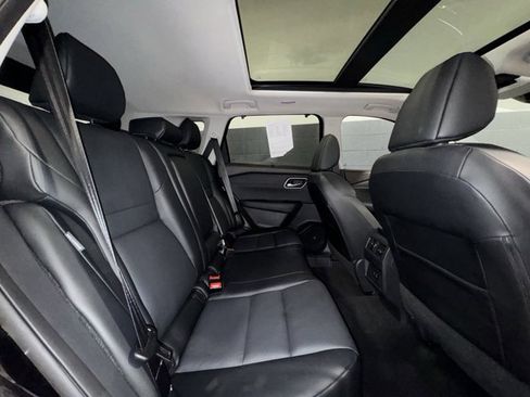 Used 2021 Nissan Rogue SV w/ Premium Package image 11