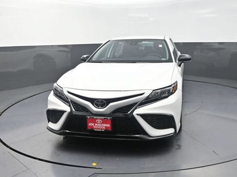 Used 2024 Toyota Camry SE FWD image 2