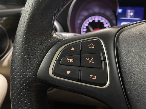Used 2018 Mercedes-Benz GLC 300 4MATIC image 11