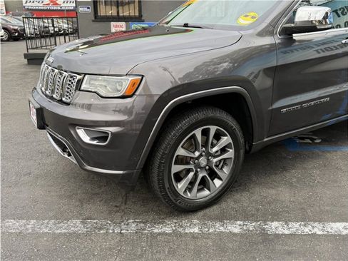 Used 2017 Jeep Grand Cherokee Overland w/ Jeep Active Safety Group image 10