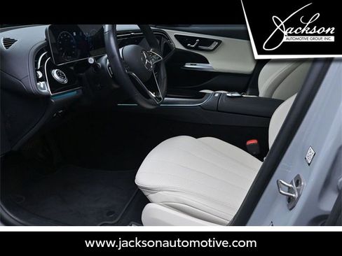 Used 2025 Mercedes-Benz E 350 Sedan image 17