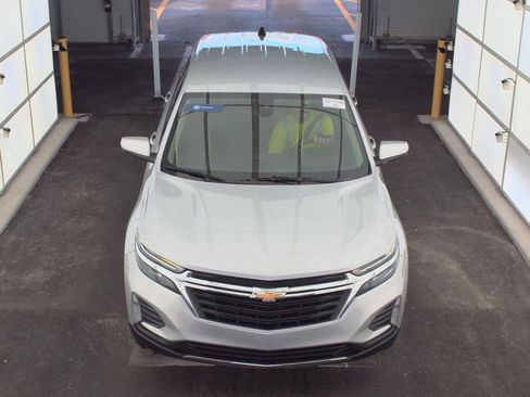 Used 2022 Chevrolet Equinox LT FWD image 2