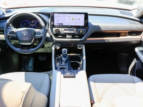 Used 2026 Toyota Grand Highlander AWD image 8