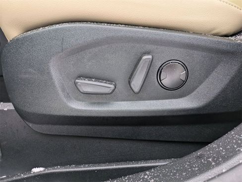 Used 2022 Ford Edge SEL w/ Convenience Package image 13