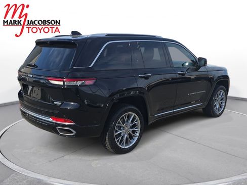 Used 2022 Jeep Grand Cherokee Summit w/ Advanced Protech Group IV AWD/4WD image 5
