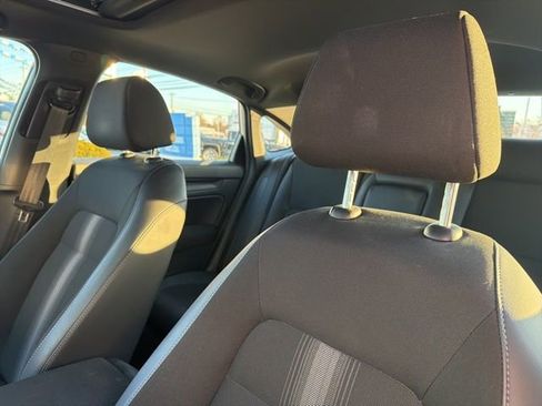 Used 2025 Honda Civic Sport image 15