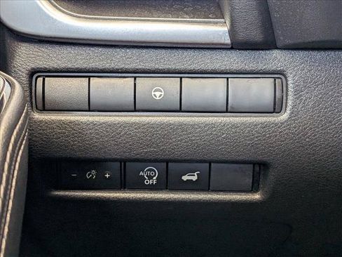 Used 2025 Nissan Rogue SV FWD image 16