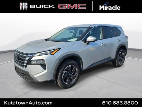 Used 2025 Nissan Rogue SV AWD/4WD image 1