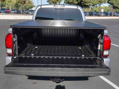 Certified 2018 Toyota Tacoma TRD Sport RWD image 31