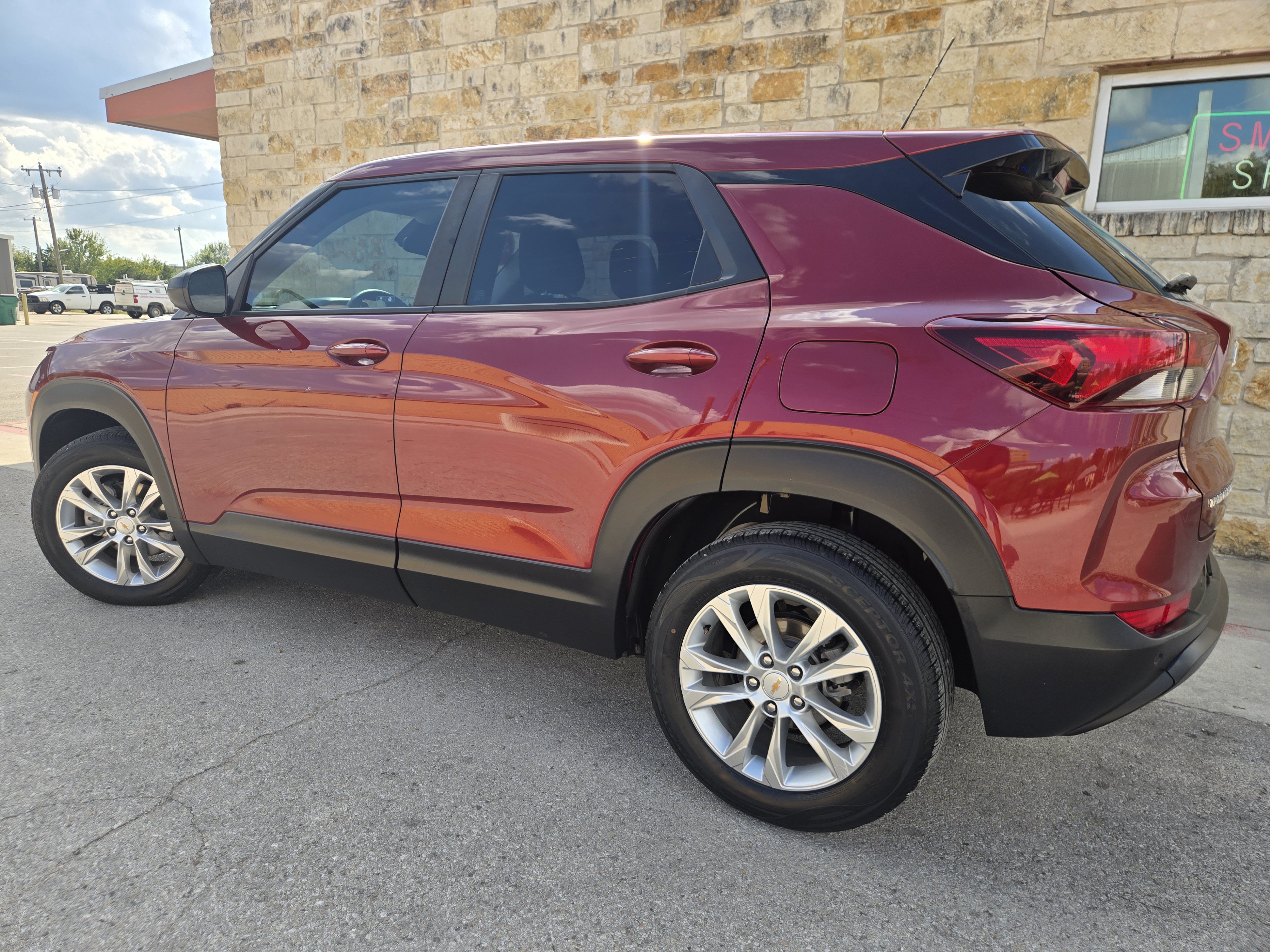 Used 2022 Chevrolet TrailBlazer LS FWD image 3