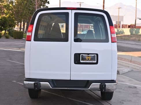 Used 2023 Chevrolet Express 2500 w/ Driver Convenience Package RWD image 4