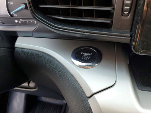 Certified 2022 Ford Explorer XLT image 26