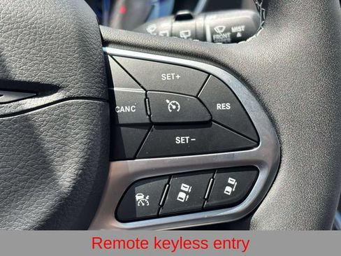 New 2027 Chrysler Pacifica Select FWD image 22
