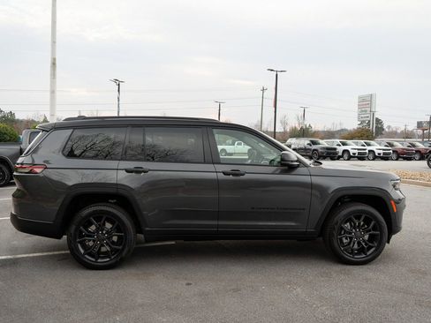 New 2025 Jeep Grand Cherokee L Limited AWD/4WD image 11