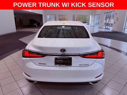 Certified 2025 Lexus ES 350 w/ Premium Package image 6