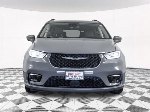 Used 2022 Chrysler Pacifica Touring-L FWD image 10