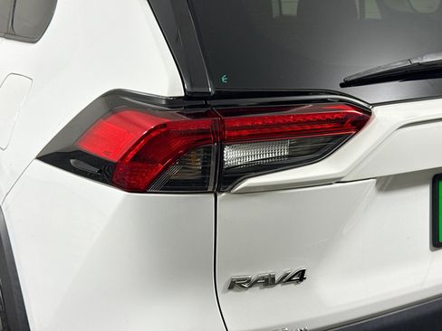 Used 2022 Toyota RAV4 LE image 35