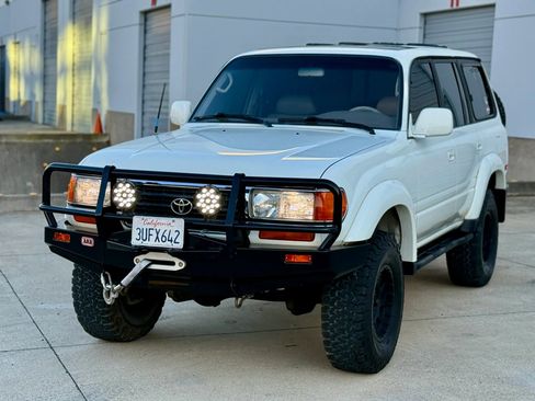 Used 1997 Toyota Land Cruiser Sport Utility 4D image 11