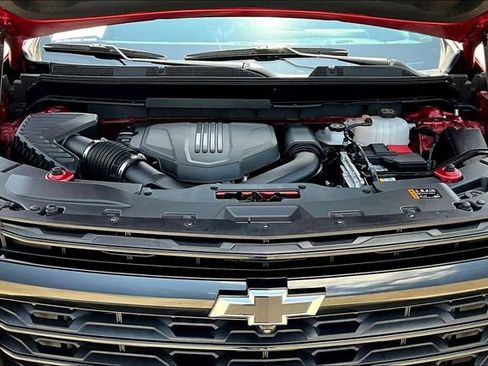 Used 2024 Chevrolet Traverse LT w/ Enhanced Driving Package FWD image 30