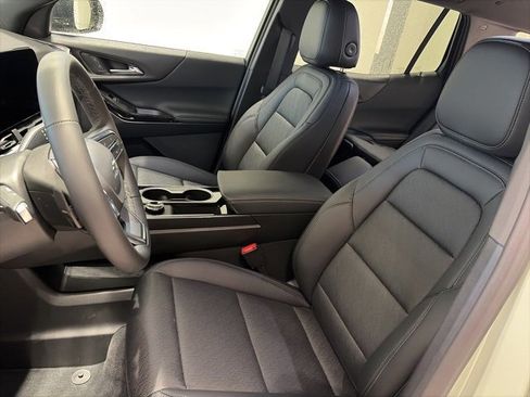 New 2026 Chevrolet Equinox LT w/ Convenience Package II image 12