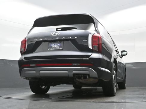 Certified 2023 Hyundai Palisade Limited w/ Cargo Package AWD/4WD image 33