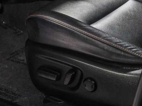 Certified 2018 Toyota RAV4 SE FWD image 23