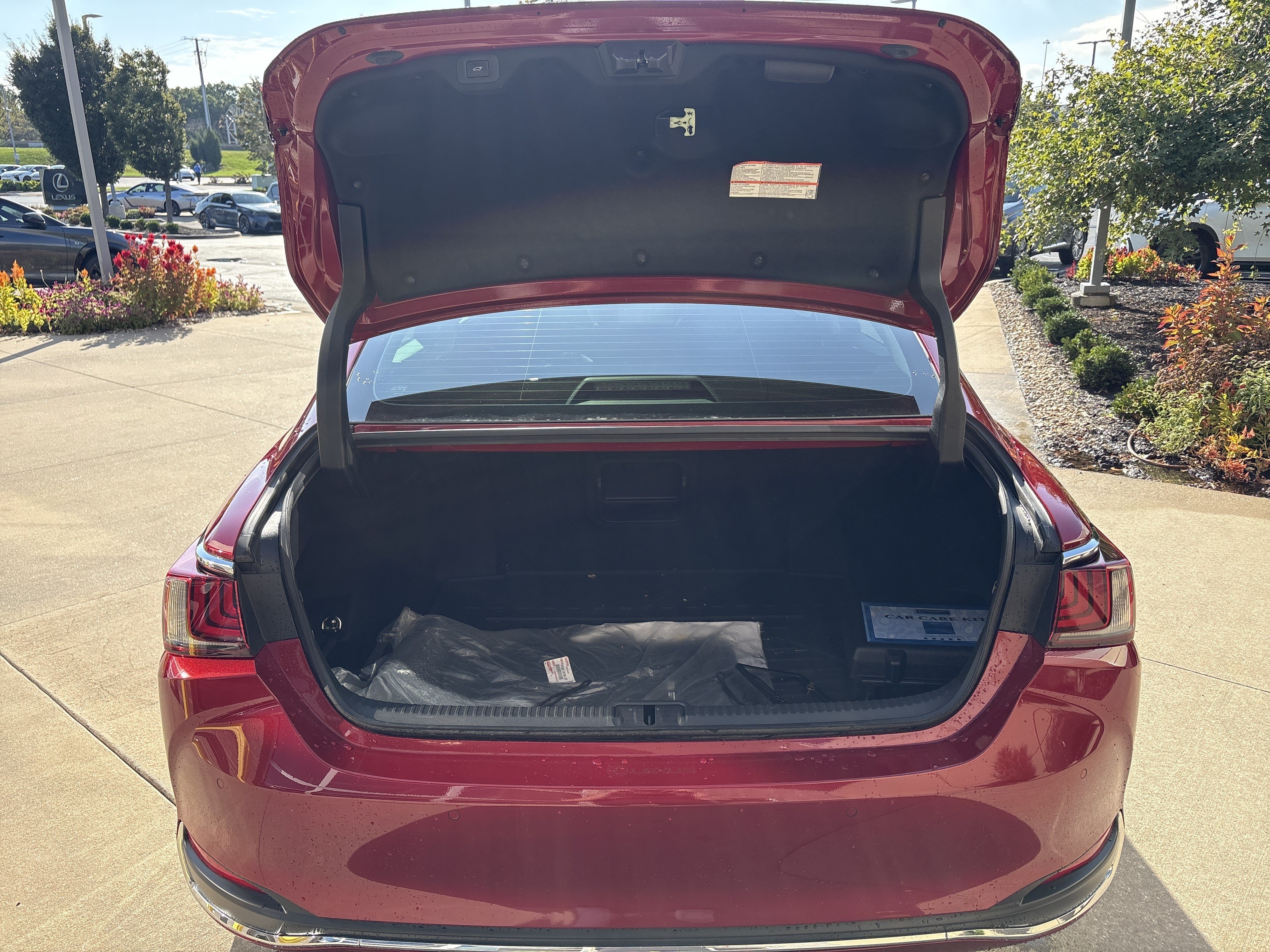 Used 2021 Lexus ES 300h w/ Accessory Package 2 FWD image 32