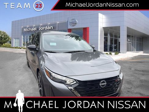 New 2025 Nissan Sentra SR image 1