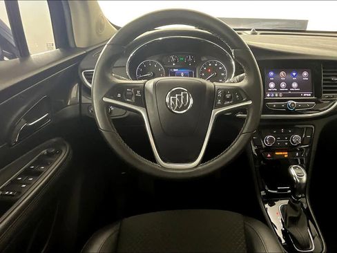 Used 2022 Buick Encore Preferred image 6