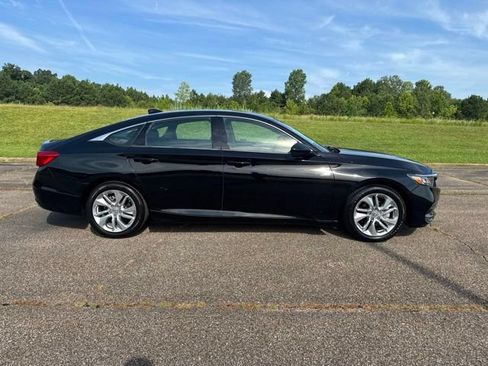 Used 2019 Honda Accord LX image 7