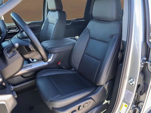 Used 2025 Chevrolet Silverado 2500 LTZ w/ LTZ Convenience Package image 7