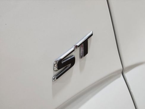 Used 2024 Buick Enclave Essence w/ Sport Touring Edition image 26