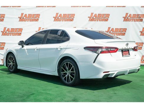 Used 2022 Toyota Camry SE FWD image 23