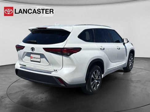Used 2023 Toyota Highlander XLE FWD image 7