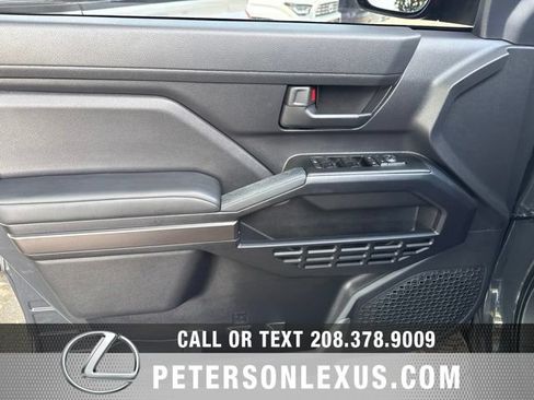 Used 2025 Toyota 4Runner SR5 AWD/4WD image 20
