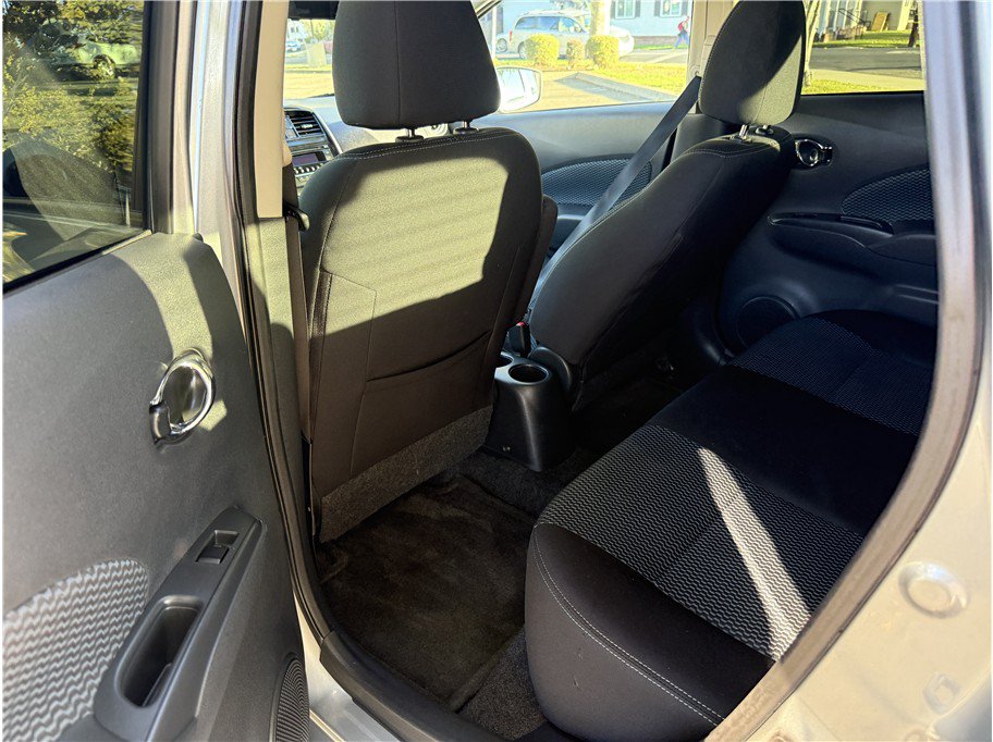 Used 2015 Nissan Versa Note SV FWD image 10