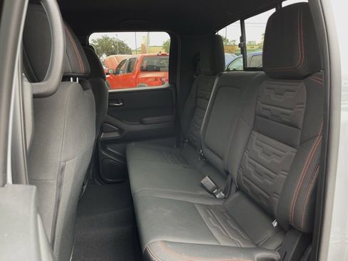 Used 2024 Nissan Frontier Pro-X image 10