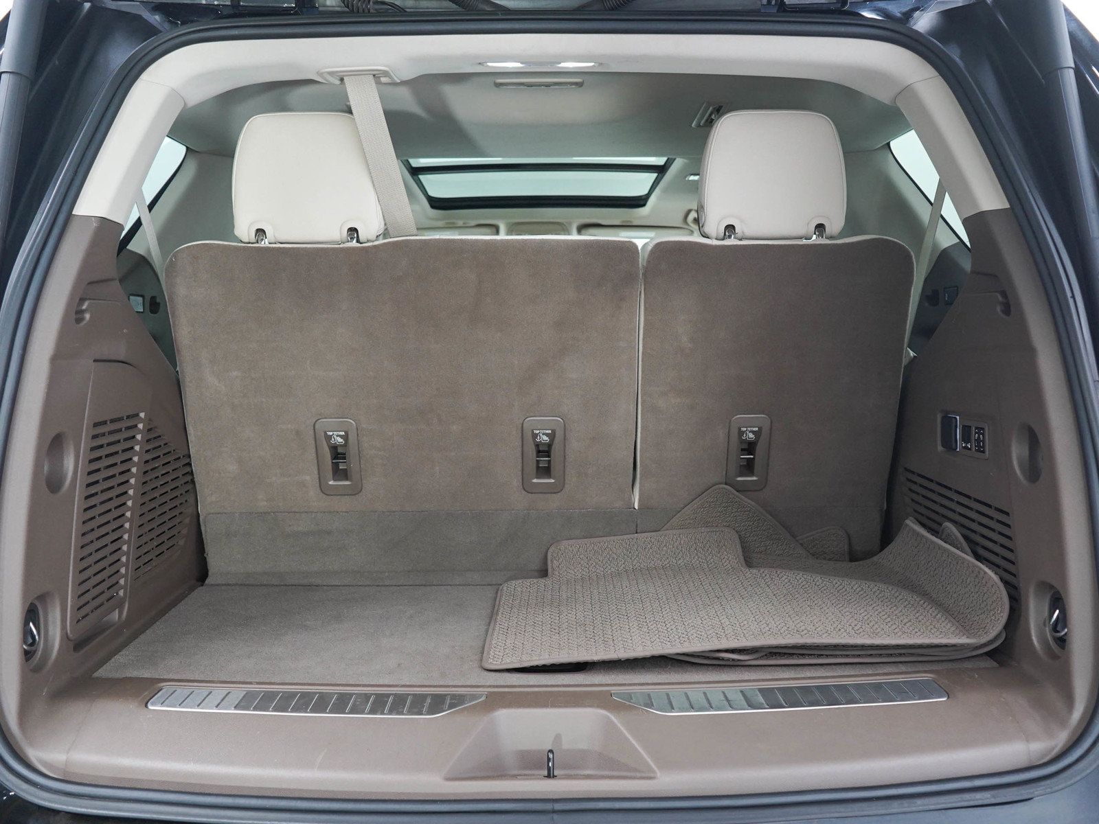 Used 2022 GMC Yukon Denali AWD/4WD image 9