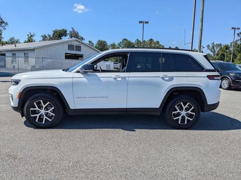 Used 2024 Jeep Grand Cherokee Limited AWD/4WD image 7