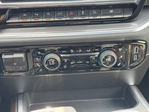 New 2026 Chevrolet Silverado 1500 High Country w/ Technology Package AWD/4WD image 17