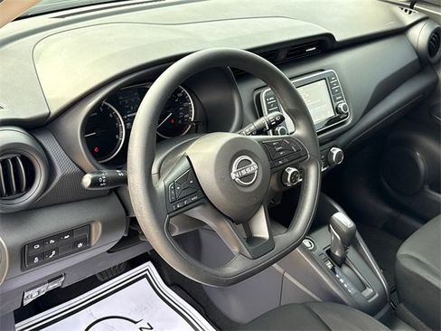 Certified 2025 Nissan Kicks Play S image 18