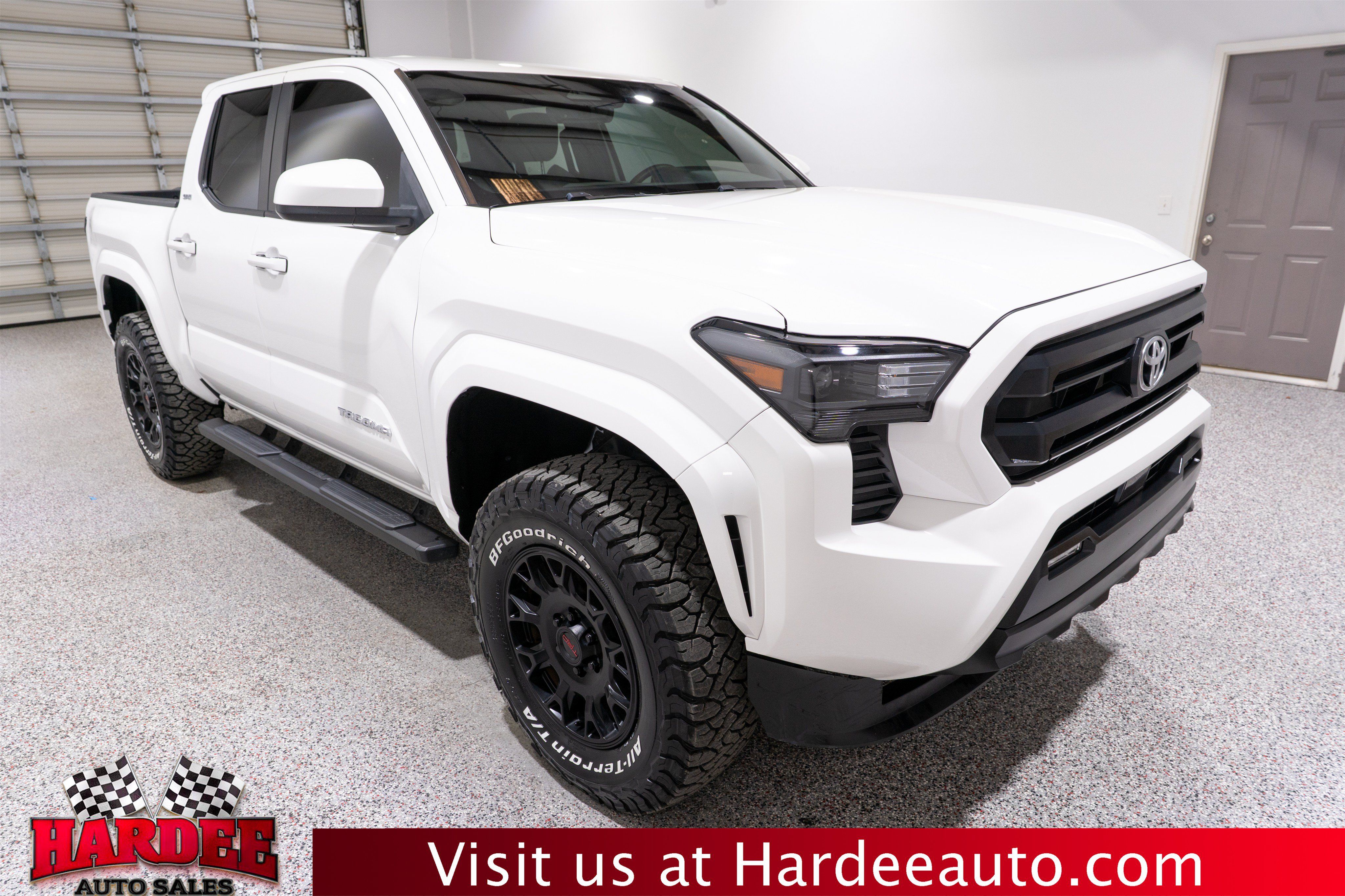 Used 2024 Toyota Tacoma SR5 RWD image 6