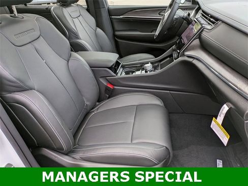 New 2025 Jeep Grand Cherokee L Overland w/ Advanced Protech Group III image 32