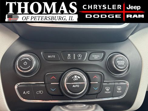Used 2019 Jeep Cherokee Limited AWD/4WD image 20